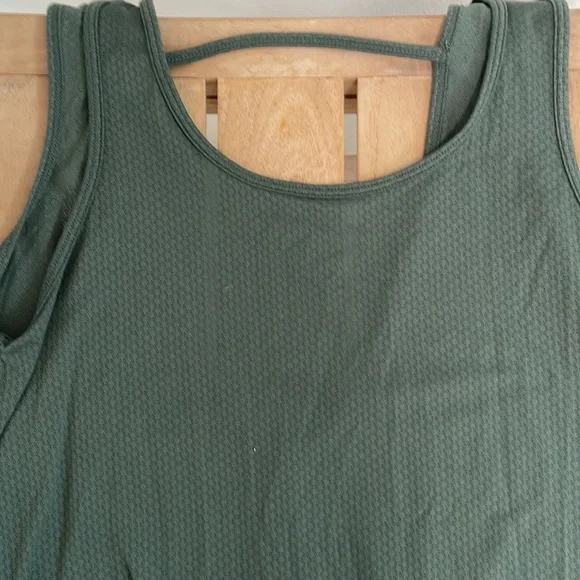Afriel & Tabris open back olive green exercise top - Picture 6 of 8